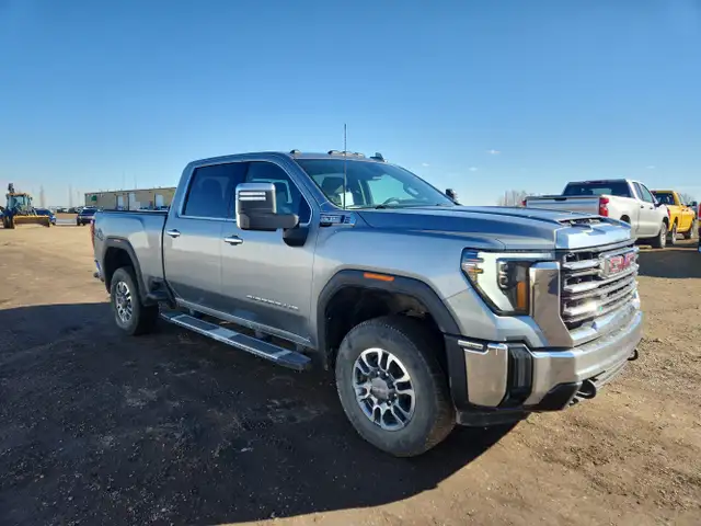 2024 GMC Sierra 2500HD - Photo 2