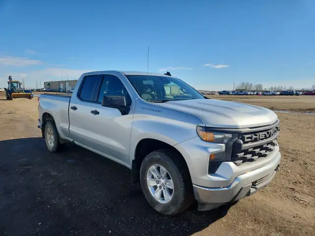 2022 Chevrolet Silverado 1500 - Photo 2