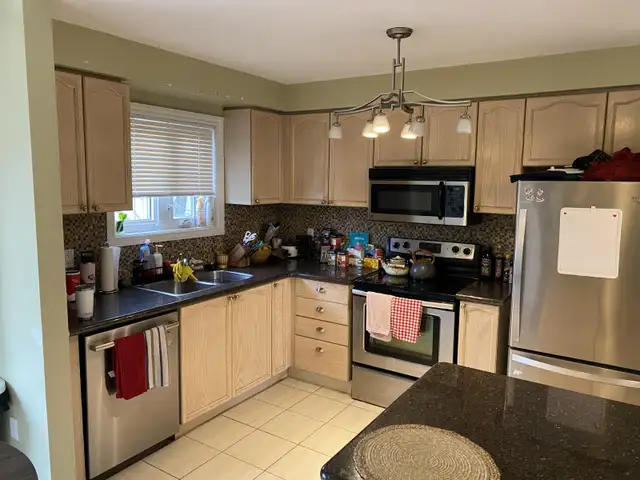 For Rent Town house 4 rooms great for students - Photo 4