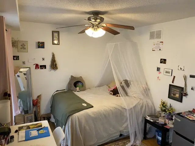 For Rent Town house 4 rooms great for students - Photo 8