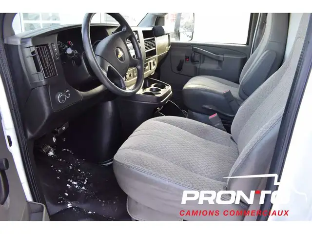 2020 Chevrolet Express Commercial Cutaway 3500  Cube 16 pieds - Photo 12