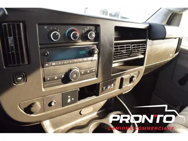 2020 Chevrolet Express Commercial Cutaway 3500  Cube 16 pieds - Photo 15
