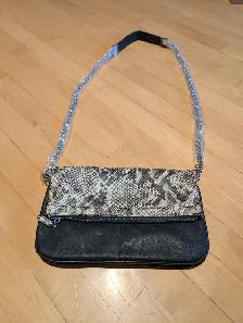 Gorgeous Le Chateau Folded Clutch Handbag - Photo 2