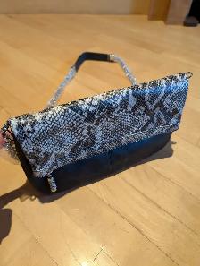 Gorgeous Le Chateau Folded Clutch Handbag - Photo 3