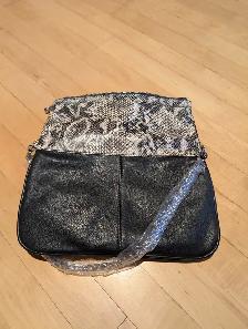 Gorgeous Le Chateau Folded Clutch Handbag - Photo 7