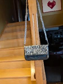 Gorgeous Le Chateau Folded Clutch Handbag - Photo 9