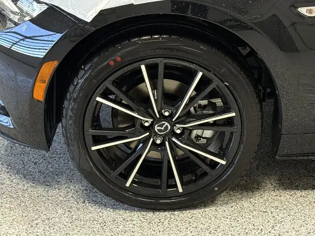 2026 Mazda MX-5 Miata - Photo 17