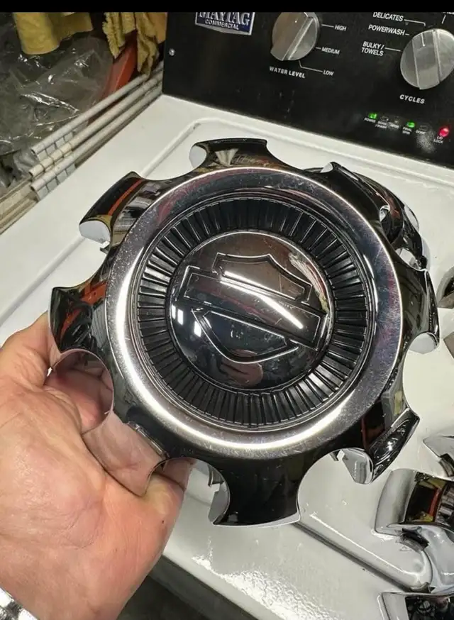 HARLEY DAVIDSON SPECIAL EDITION CENTER CAPS - Photo 2