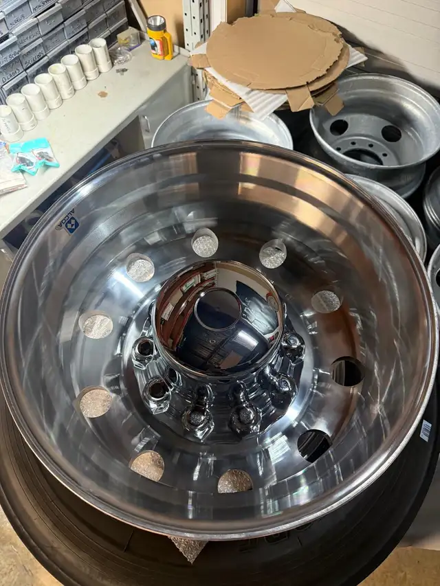 SUPER PRICE FOR A SUPER ALCOA 25.5/ 8.25