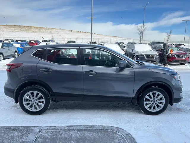 2022 Nissan Qashqai AWD S CVT • Accident Free CarFax • Backup Ca - Photo 8