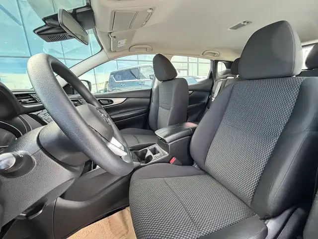 2022 Nissan Qashqai AWD S CVT • Accident Free CarFax • Backup Ca - Photo 12