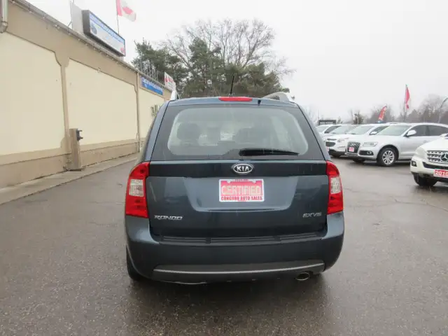 2011 Kia Rondo EX - Photo 7