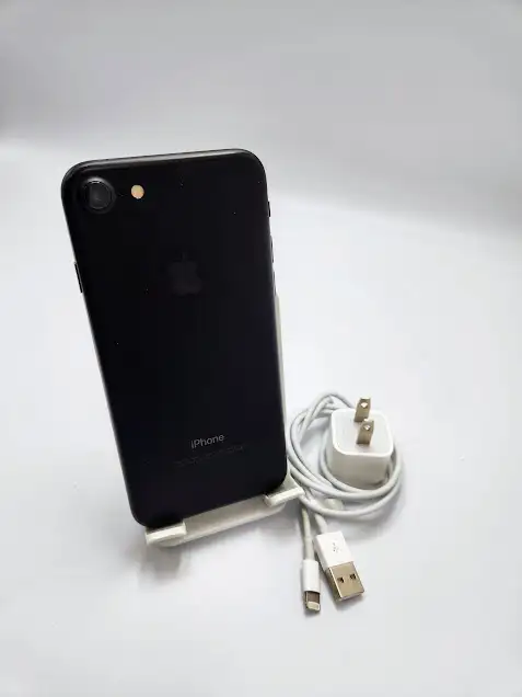 iPhone  7 32gb 93%bh Black Unlocked 3 Months Warranty - Photo 2