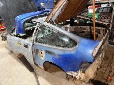 1990 Honda crx si for parts shell , on the ground