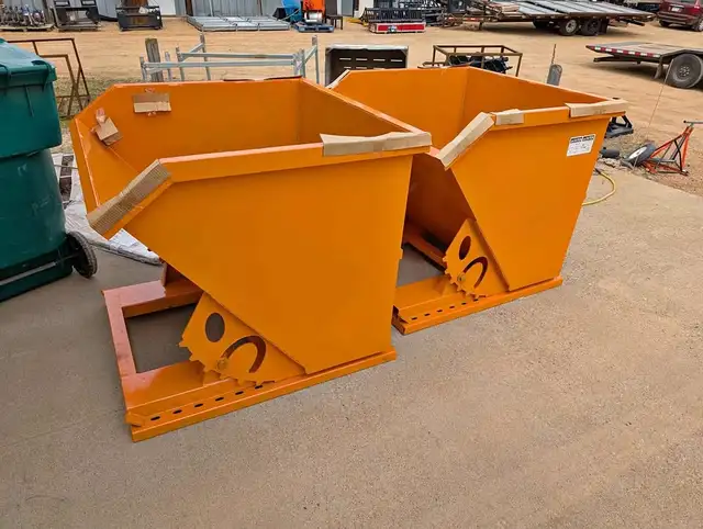 Industrial 1 CY Self-Dumping Hopper – Strong & Reliable