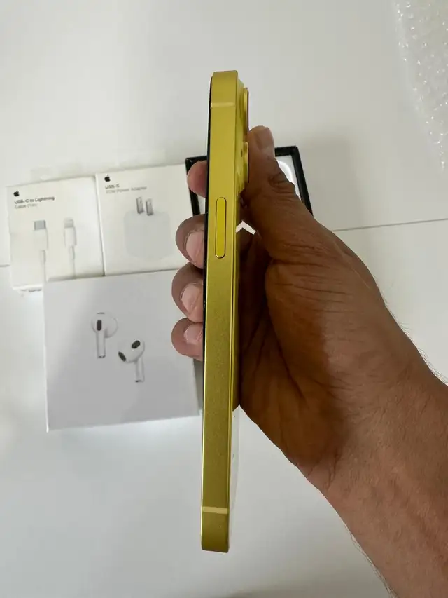 iPhone 14 128gb Yellow 86% battery Accessories Pkg/Delivery - Photo 2