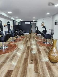 2 hairstylist chair rentals available