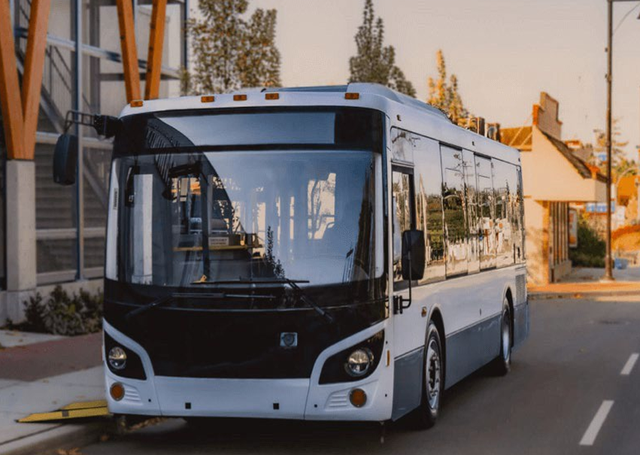 Used 2017 Vicinity 30' Low Floor Transit Bus