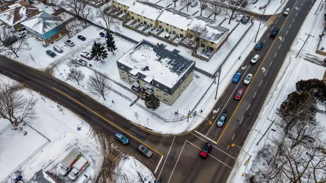 FULLY RENOVATED 2-BDRM – ALL UTILITIES INCLUDED – MOVE-IN READY! - Photo 18