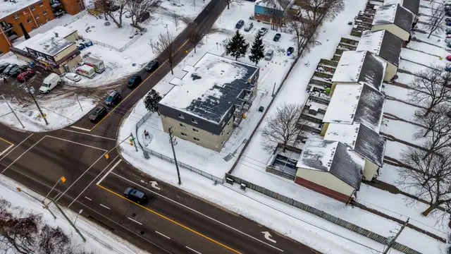 FULLY RENOVATED 2-BDRM – ALL UTILITIES INCLUDED – MOVE-IN READY! - Photo 23