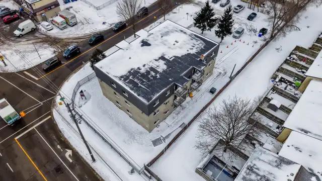 FULLY RENOVATED 2-BDRM – ALL UTILITIES INCLUDED – MOVE-IN READY! - Photo 24