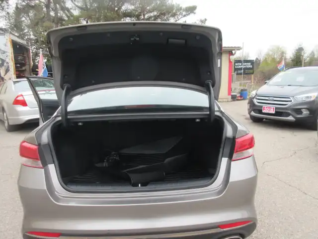 2016 Kia Optima LX - Photo 13