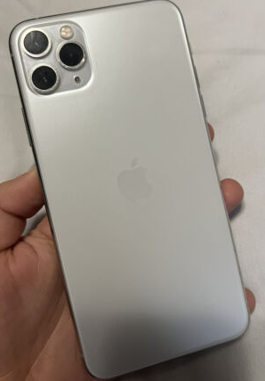 Unlocked iPhone 11 PRO MAX - (A Grade) in Cell Phones - Photo 5