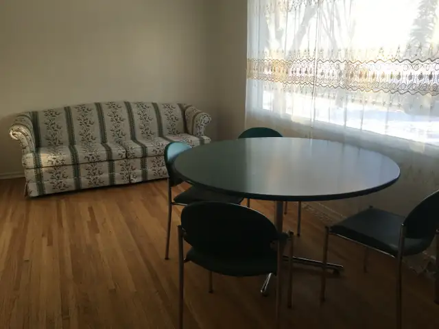 University c-train Mall close downtown one all included bedroom - Photo 5