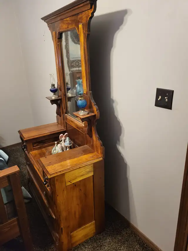 Antique Dresser - Photo 3