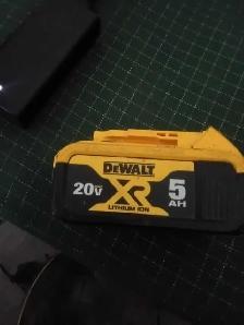 dewalt 20 v 5amp battery