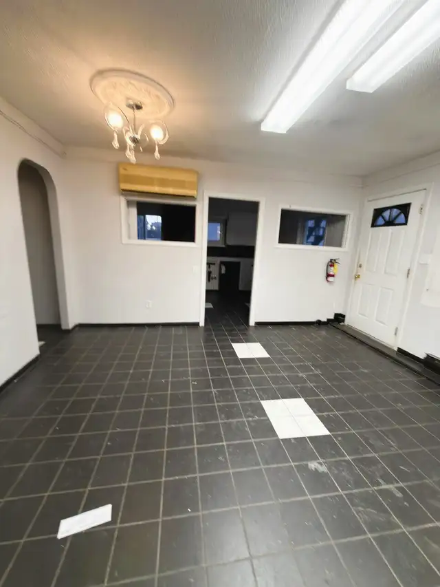 440 Brunswick St, Southside Downtown, $4500/Month. - Photo 2