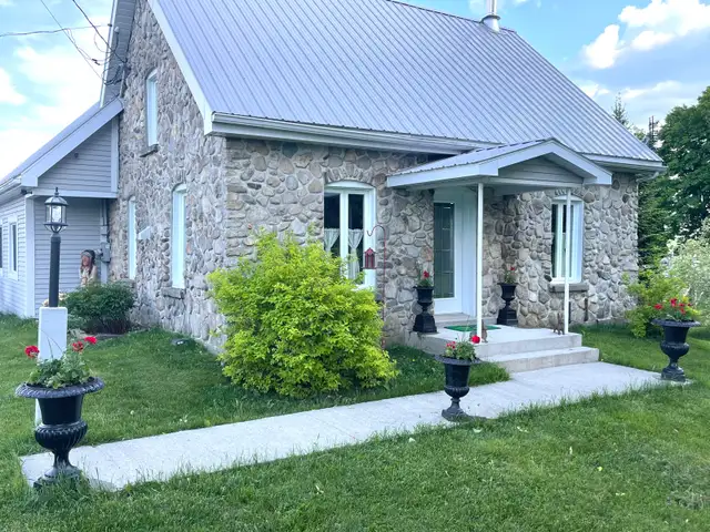 Fermette de 52 acres  en Estrie avec maison ancestrale . - Photo 4