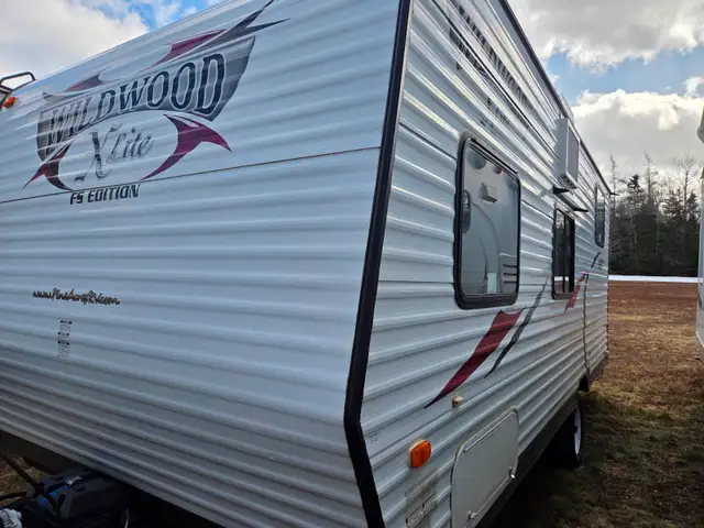 2014 WILDWOOD 195BH LITE WT. WITH BUNKS - Photo 2