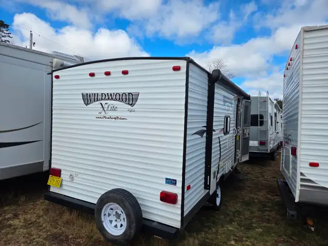 2014 WILDWOOD 195BH LITE WT. WITH BUNKS - Photo 3
