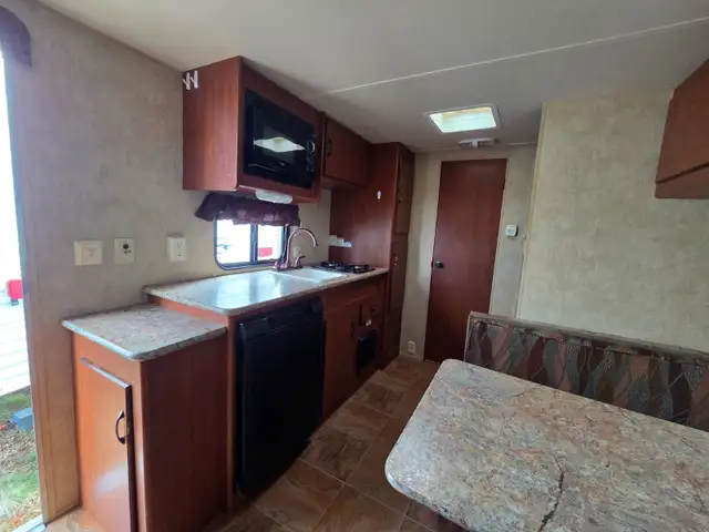 2014 WILDWOOD 195BH LITE WT. WITH BUNKS - Photo 6