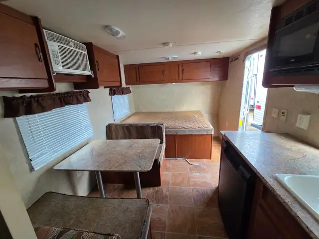 2014 WILDWOOD 195BH LITE WT. WITH BUNKS - Photo 7