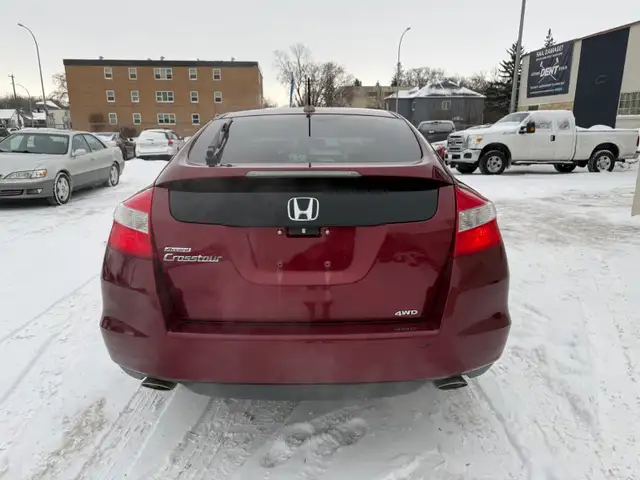 2010 Honda accord crosstour AWD one owner - Photo 4