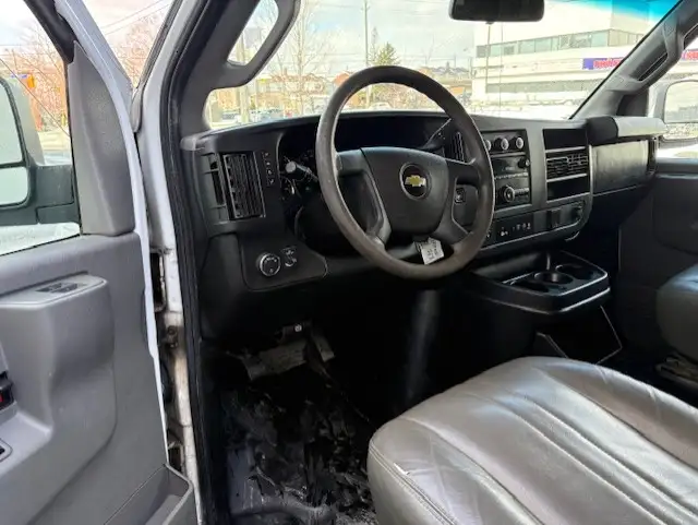 2019 Chevrolet Express Passenger LS 2500 12 PASSENGER-CAMERA-V - Photo 10