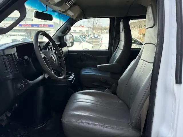 2019 Chevrolet Express Passenger LS 2500 12 PASSENGER-CAMERA-V - Photo 11