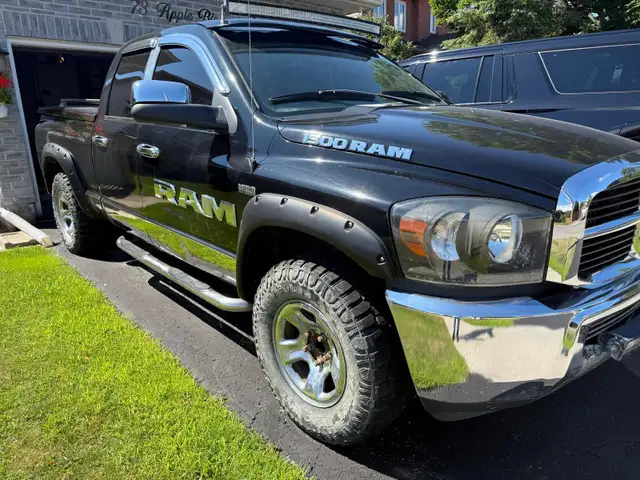 2008 Dodge Ram 1500 4x4 • 5.7L HEMI