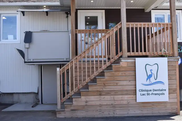 DENTAL HYGIENIST WANTED - HYGIÉNISTE DENTAIRE RECHERCHÉE - Photo 3