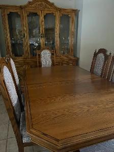Dining room table and 6 chairs