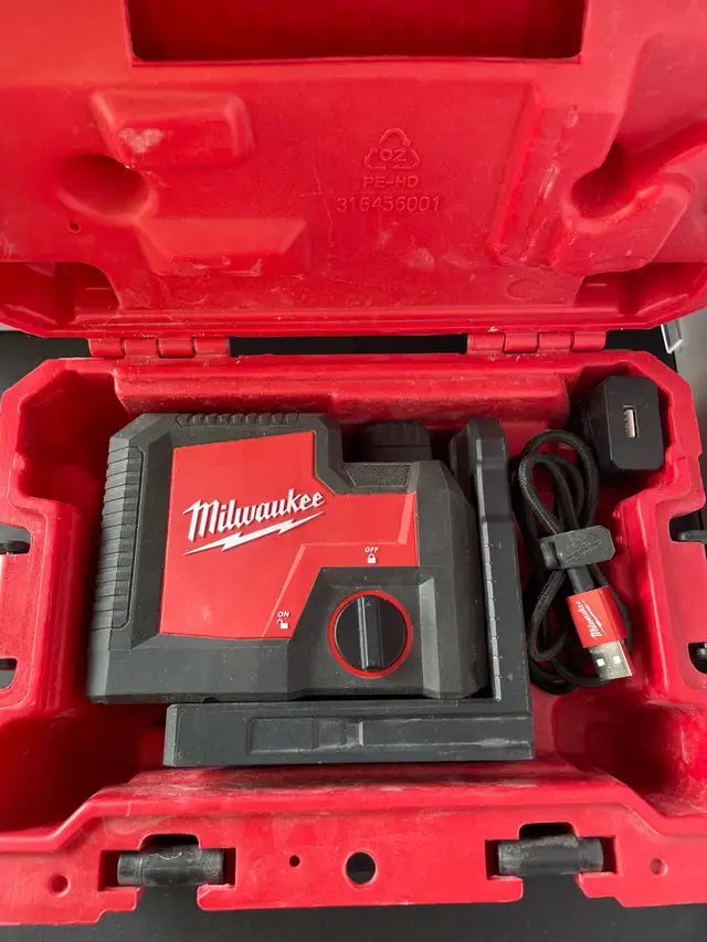 MILWAUKEE 3 POINT LASER 3510-20 W/CASE - Photo 2