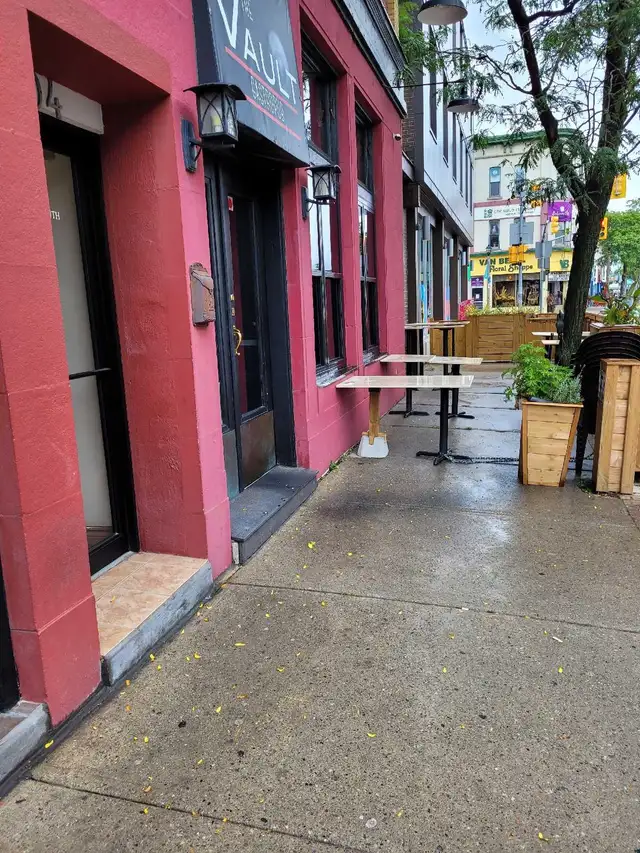 One Bedroom Apartment - Brock and Dundas - Whitby