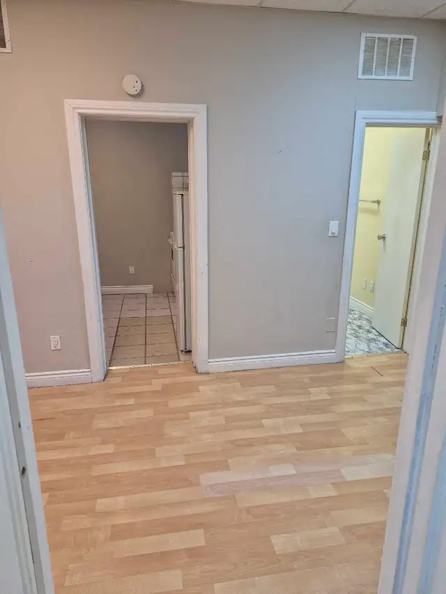 One Bedroom Apartment - Brock and Dundas - Whitby - Photo 6