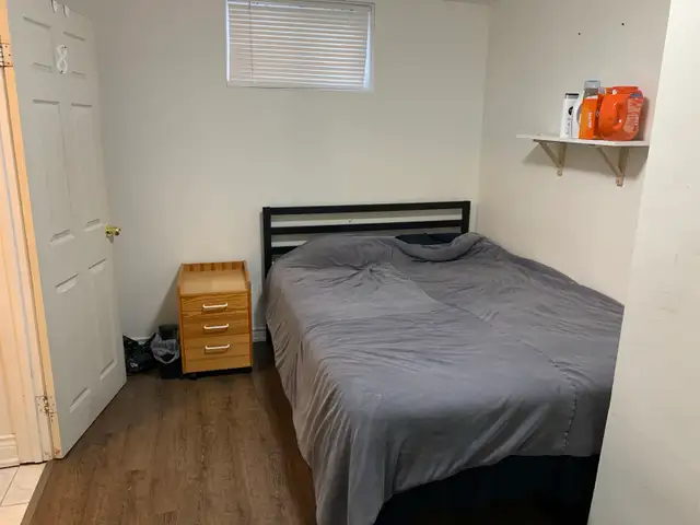 U of Waterloo / Laurier Off-Campus Housing – Cardill Crescent - Photo 2