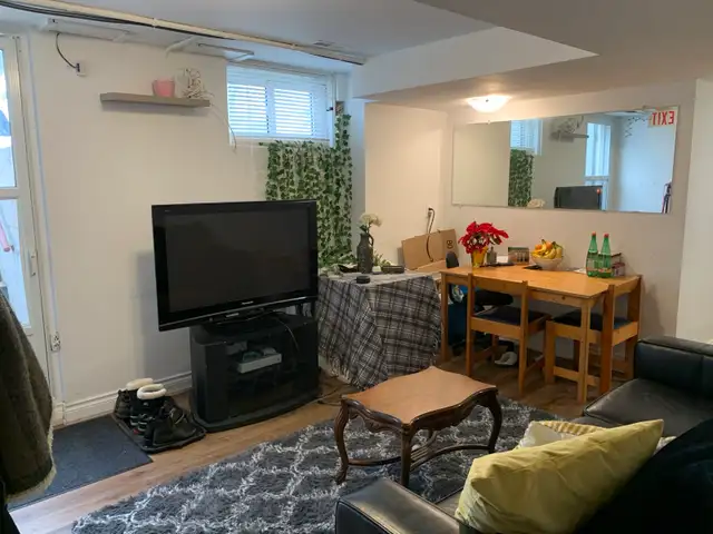 U of Waterloo / Laurier Off-Campus Housing – Cardill Crescent - Photo 4