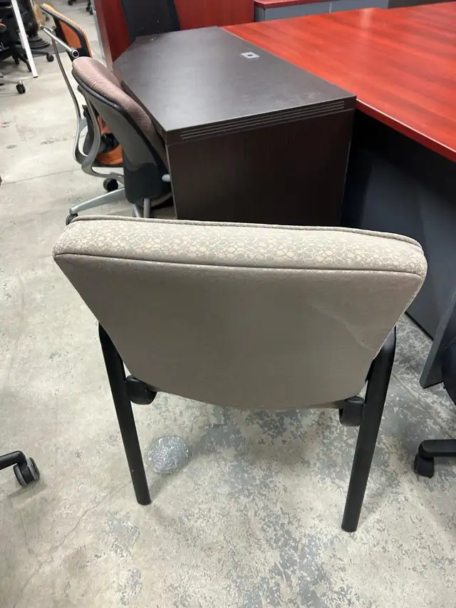 Global Visitor Chair-Excellent Condition-Call us now! - Photo 3