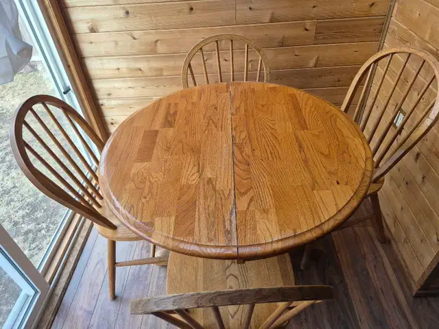 Solid Oak Table - Photo 2