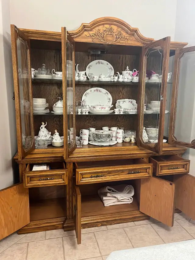 China cabinet - Photo 2